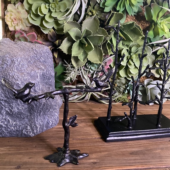 Metal Twiggy Branched Leafed Limbs Jewelry Display Stand with Bird Stand Bundle